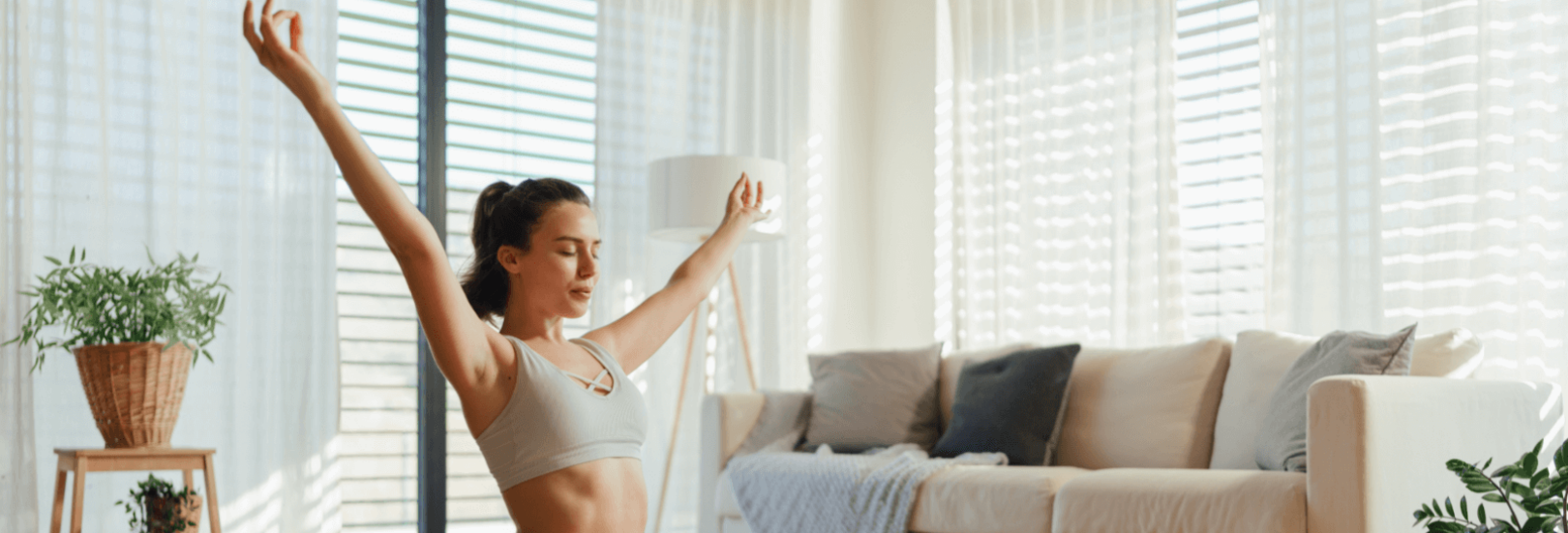 Frau beim Yoga