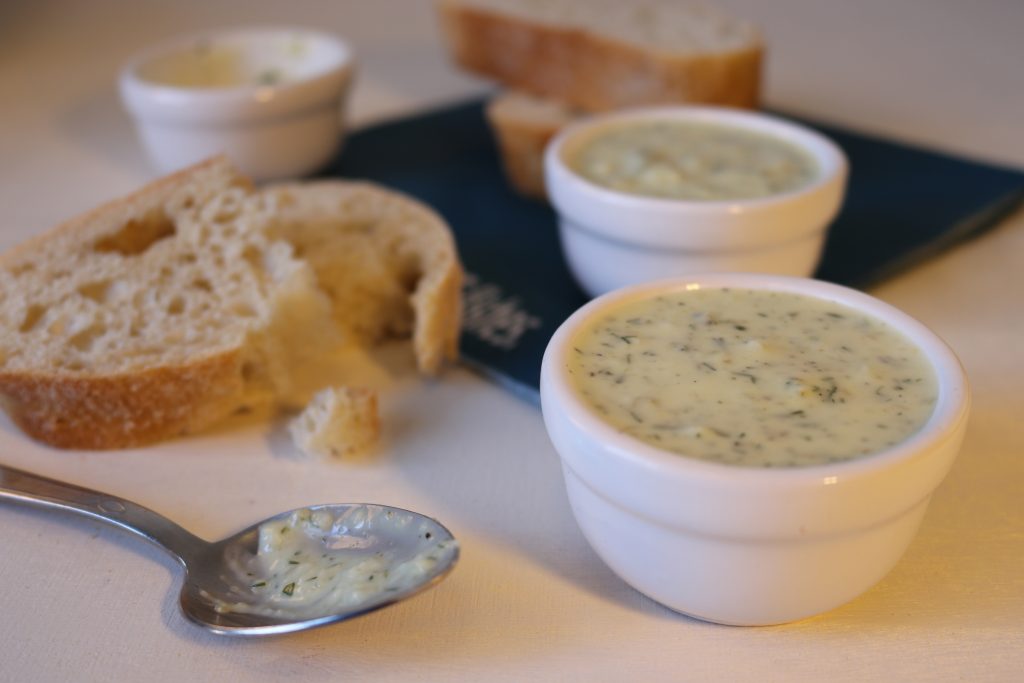 Vegane Remoulade mit Brot