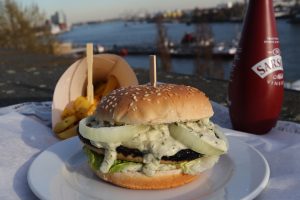 Vischburger mit Chips