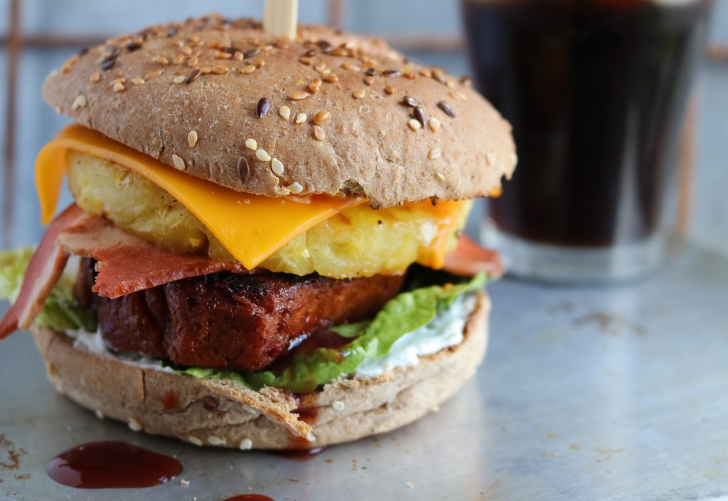 Burger Hawaii - mit gegrillter Ananas