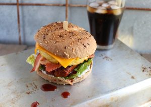 Burger Hawaii - mit gegrillter Ananas