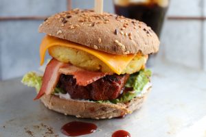 Burger Hawaii - mit gegrillter Ananas