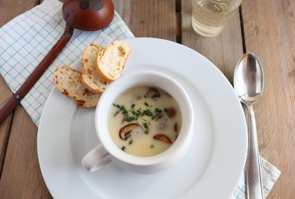 Spargel-Pilz-Cremesuppe als Vorsuppe