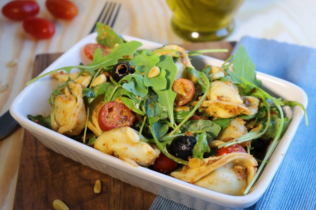 Tortellini-Salat: sättigende kalte Küche für heiße Sommertage