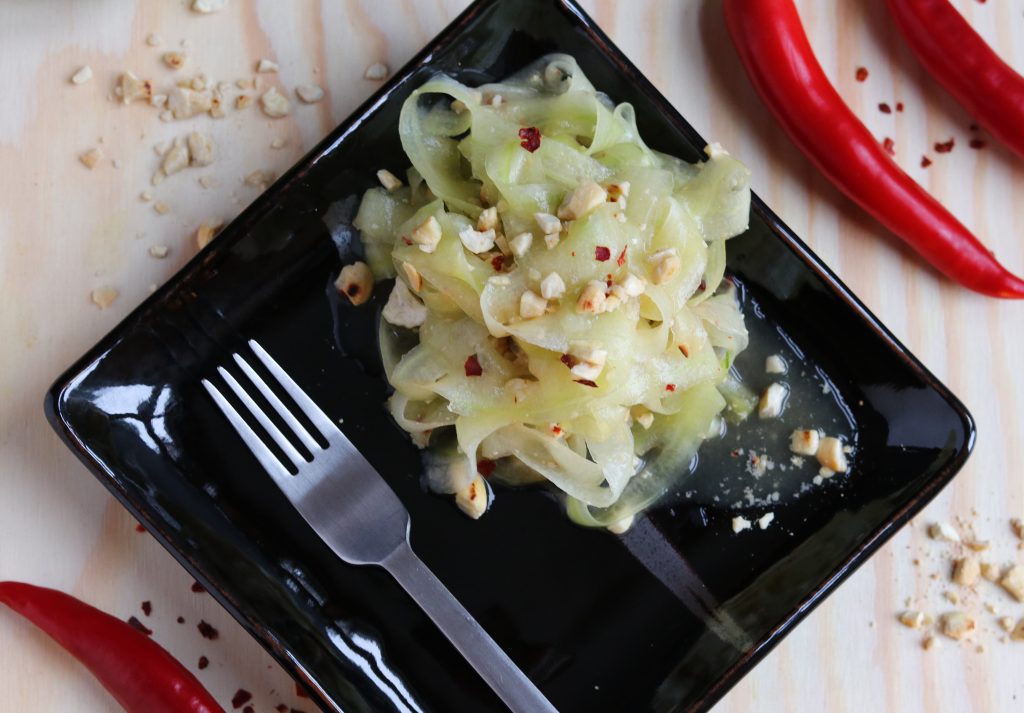 Thailändischer Gurkensalat - yam tang kwa kap mamuang in mapan