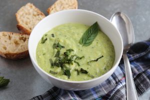 Gurken- und Minz-Gazpacho