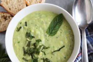 Gurken- und Minz-Gazpacho