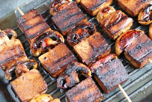 Pilz und Tofu Spieße