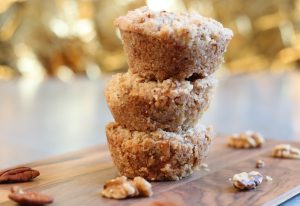 Kürbis-Frischkäse-Muffins mit Nuss-Streuseln