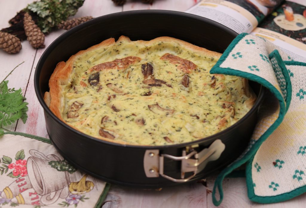 Steinpilzquiche frisch aus dem Ofen - hier mit Maronenröhrlingen und Steinpilzen zubereitet, da ich zu wenig Steinpilze gefunden hatte.