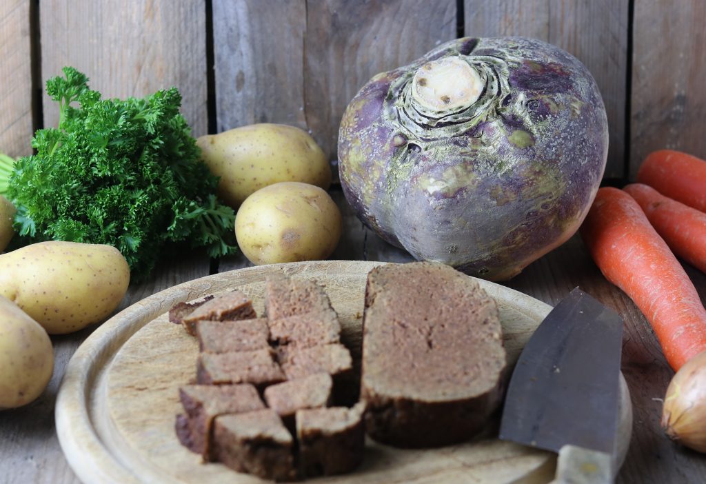 2. Das vegane Kassler ist selbstgemacht und schön rauchig.