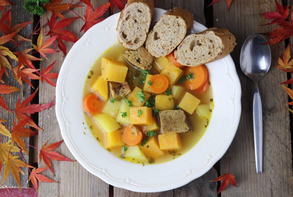 Kohlrübeneintopf mit selbstgemachtem veganen Kassler