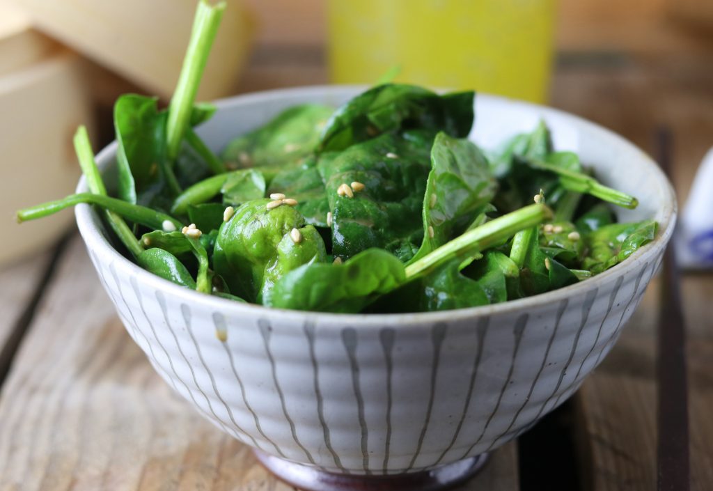 Japanischer Spinat-Sesam-Salat