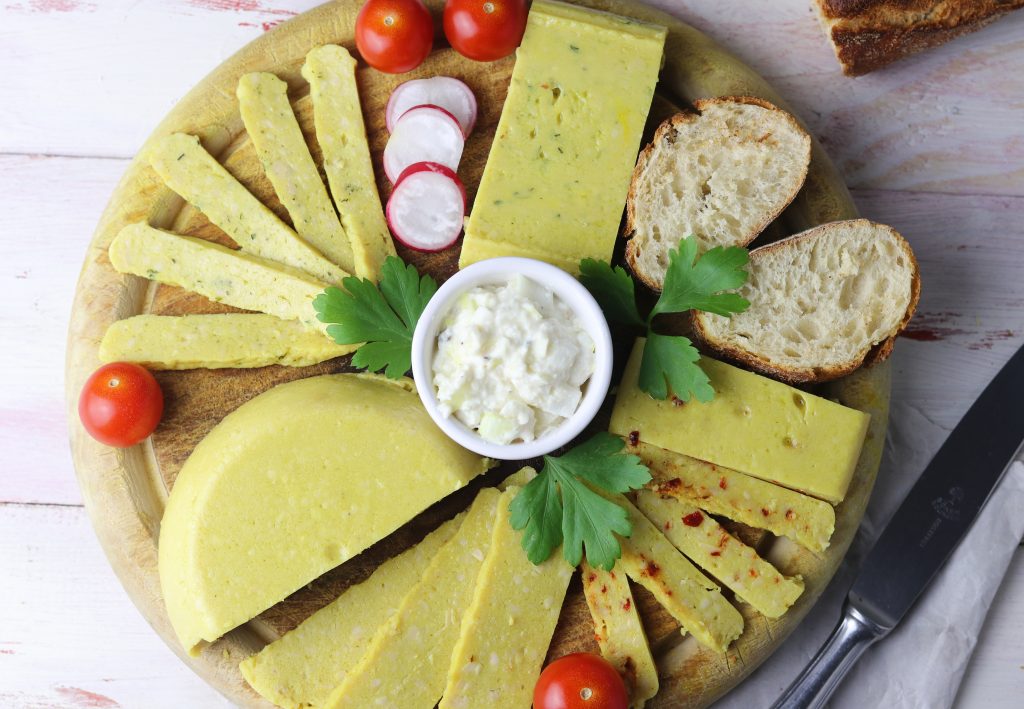 Dieser vegane Schnittkäse ist sehr gut geeignet für Käse-Anfänger*innen.