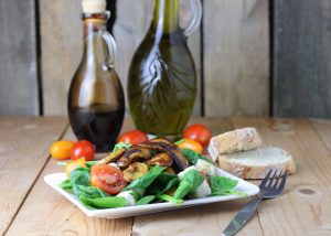 Spinatsalat, Mozzarella, gebratene Pilze