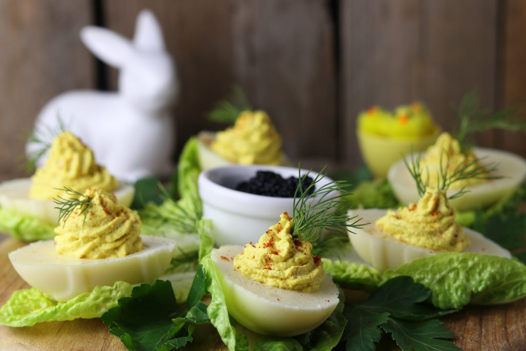 Vegane Osterrezept - hier vegane, gefüllte Eier