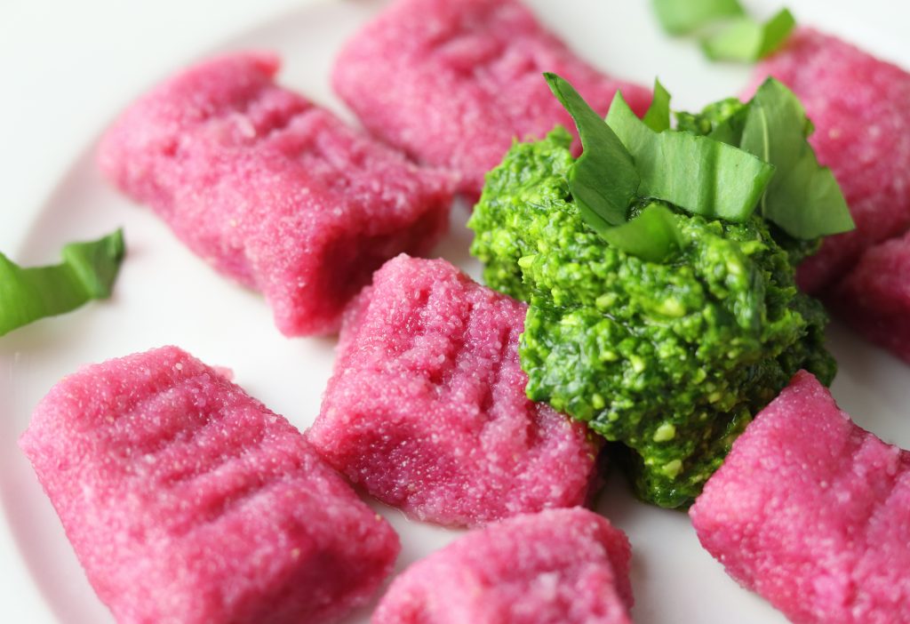 Rote Beete Gnocci mit Bärlauchpesto