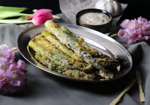 Grüne Spargelfritten mit Tomaten-Aioli-Dip