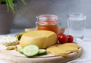 Veganer Cheddar