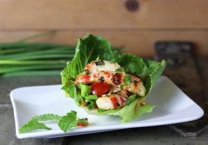 Mit thailändischen Kräutern