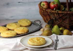 Marzipan-Birnen-Ingwer-Handkuchen, mit cremig-fruchtiger Füllung nach Daily Vegan