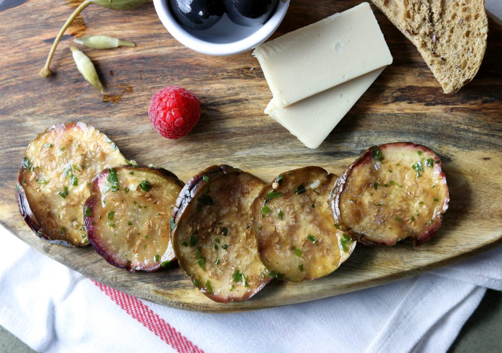 Eingelegte Auberginen sind würzig und lecker