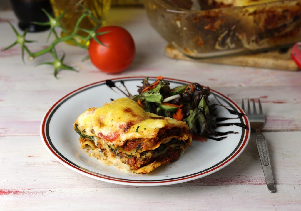 Der köstliche, mediterrane Geschmack einer typischen Lasagne Tricolore.