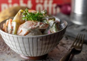 Mit Dill und Gurke