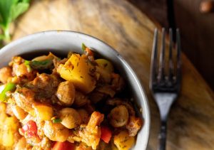 Mit Kartoffelstückchen