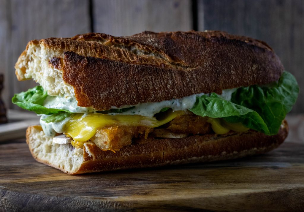 Dieses fulminant belegte Baguette sorgt so für ein rustikales und sättigendes Gericht