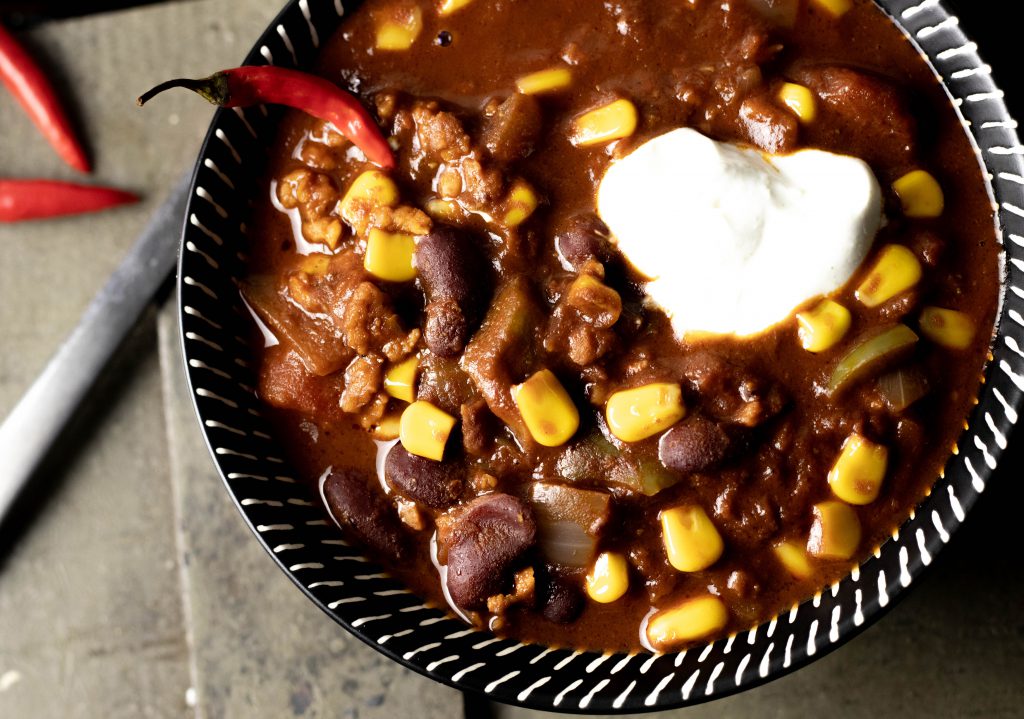 Eine Schale mit Chili Sin Carne