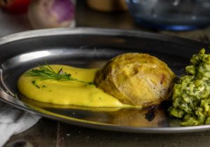 Lauchpäckchen auf Sauce Béarnaise
