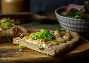 Mit veganem Käse