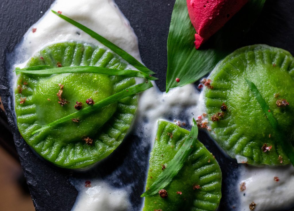 Wunderschöne Bärlauchsaison! Die besten Bärlauchrezepte: hier als Bärlauchravioli.