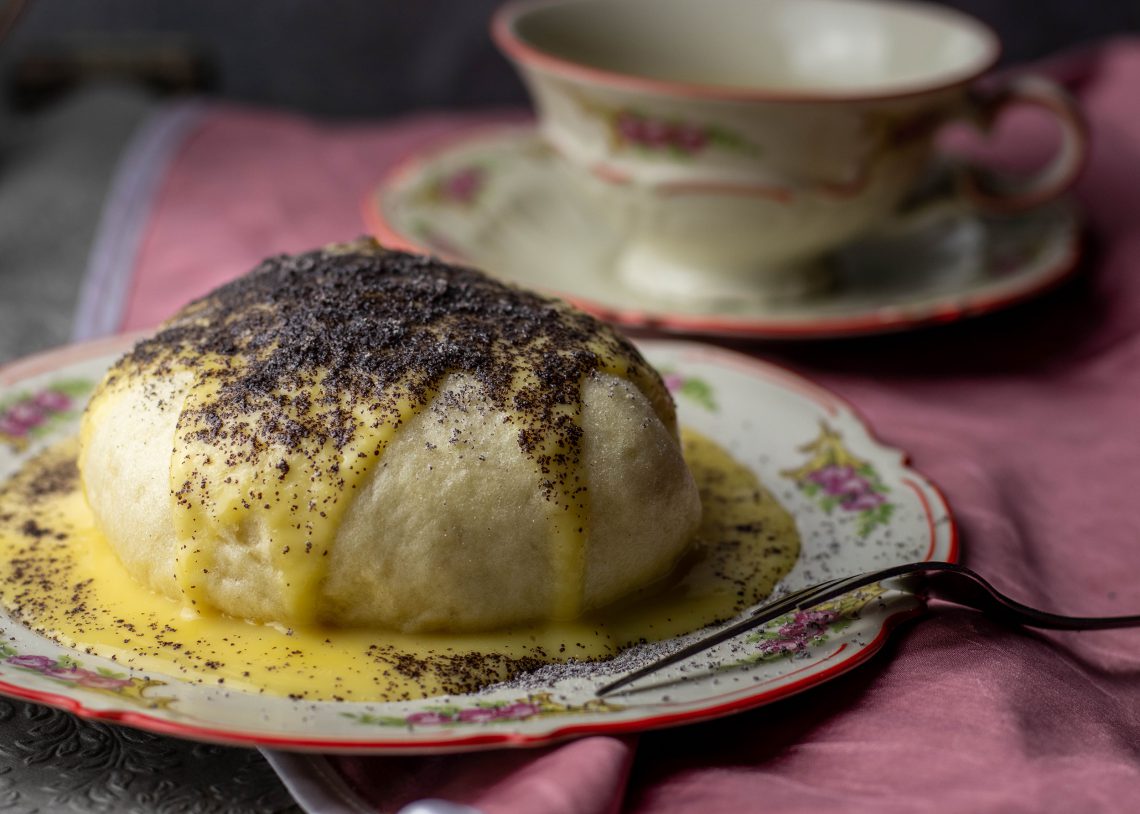 Germknödel mit Pflaumenmus gefüllt