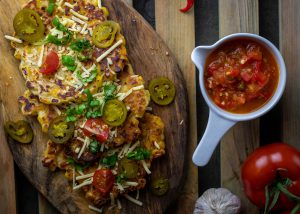 Mais Fritters mit selbstgemachter Tomaten-Salsa