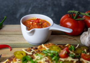 Mit selbstgemachter Tomaten-Salsa