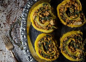 Mit veganer Feta-Spinat-Hack-Füllung