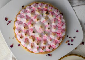 Etwas größer und tupfig gespritzt