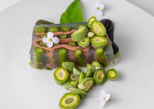 Grüner Spargel in Aspik