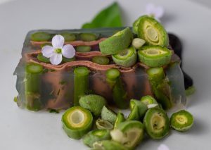 Dekorative Wiesenschaumkrautblüten