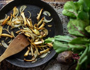 Anbraten der Kräuterseitlinge
