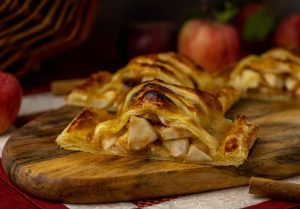 Mit selbstgeernteten Äpfeln