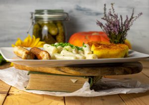 Kroketten mit Bratwurst und Schwarzwurzeln