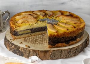 Mit gebackenen Quitten belegt