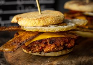 Veganer Frühstücksburger