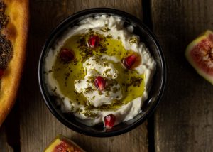 Selbstgemachter, veganer Labneh