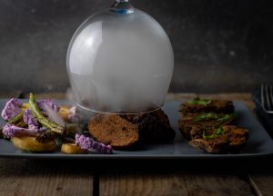 Der Rauch untermalt die Aromen der Lauchasche