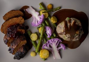 Seitansteak in Lauchasche an Buchweizenknödel