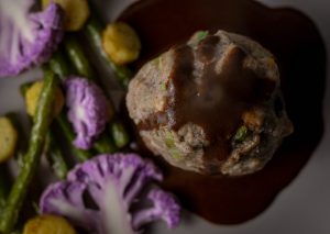 Dampfender, heißer Buchweizenknödel